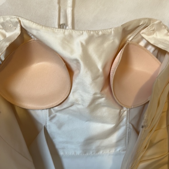 Silk Ivory Wedding Dress and accessories - Picture 8 of 16